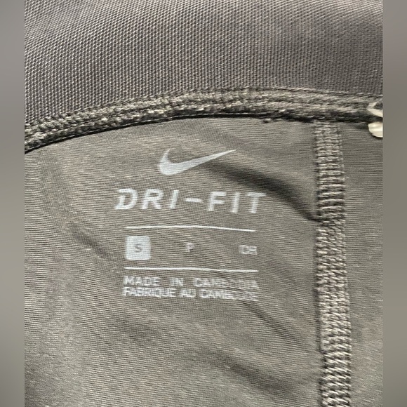 Nike Dri Fit  Leggings With Side Cut Outs - Picture 4 of 7